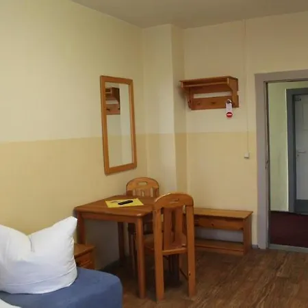 Schwalbenweg בית הארחה