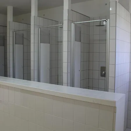 בית הארחה Schwalbenweg 2*