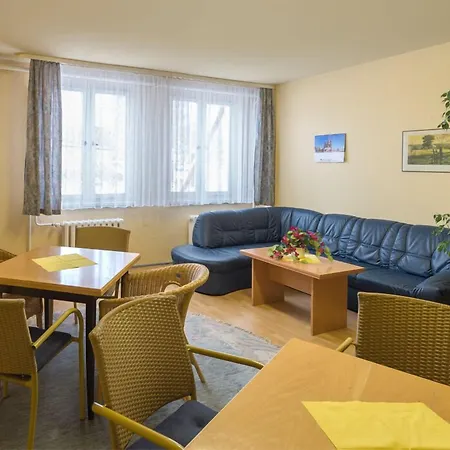 Pensionat Schwalbenweg 2*