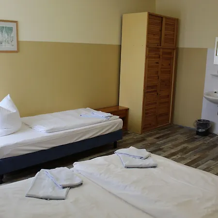 Schwalbenweg Pensjonat 2*