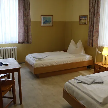 Schwalbenweg Pensjonat 2*