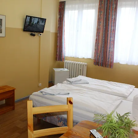 Schwalbenweg 2* Schönefeld