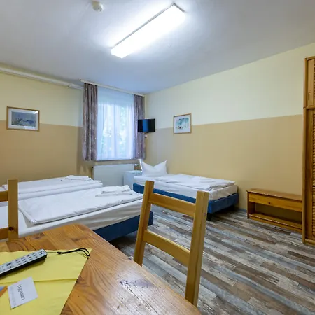 Schwalbenweg 2* Шёнефельд