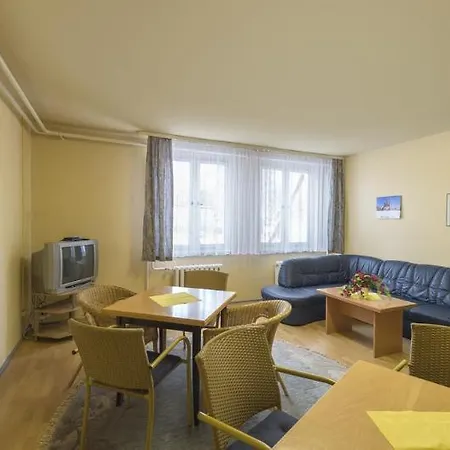 Schwalbenweg 2* Schönefeld