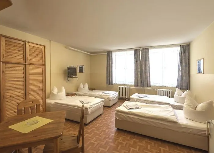 Schwalbenweg 2* Schönefeld