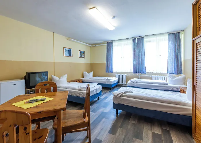 팡지온 슈발벤베크 게스트하우스 2*